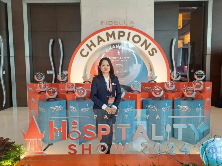 อาจารย์วิทยาลัยดุสิตธานี โชว์ความเป็นมือโปรร่วมเป็นกรรมการตัดสินการแข่งขัน 