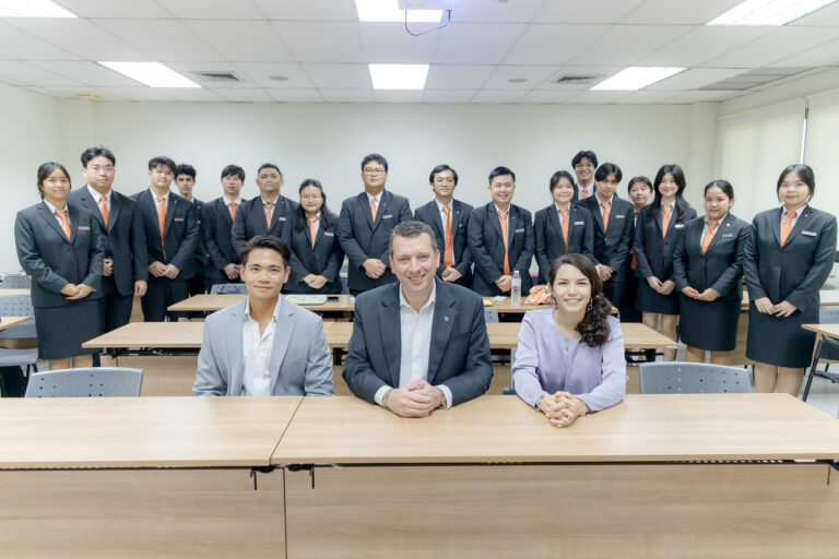 Dusit Thani College welcomes guest speakers from Dusit International sharing knowledge from the mother company