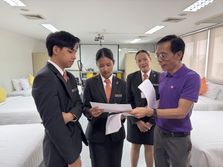 นักศึกษาสาขาการจัดการโรงแรม วิทยาลัยดุสิตธานี สร้างทักษะก่อนลงสนาม พร้อมทดสอบมาตรฐานศักยภาพ 