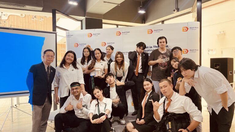 นักศึกษาวิทยาลัยดุสิตธานีจับมือจัดกิจกรรมปลุกจิตสำนึกด้านสิ่งแวดล้อมอย่างยั่งยืน 