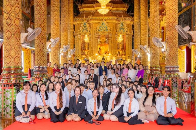 สุขสำเร็จด้วยแสงแห่งปัญญา ถวายเทียนพรรษา ประจำปี ๒๕๖๘ วิทยาลัยดุสิตธานี