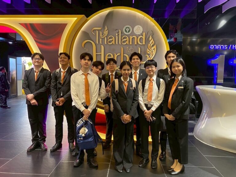 วิทยาลัยดุสิตธานีพานักศึกษาดูงาน “มหกรรมสมุนไพรแห่งชาติ ครั้งที่ 22” เปิดโลกสมุนไพรสู่ Wellness