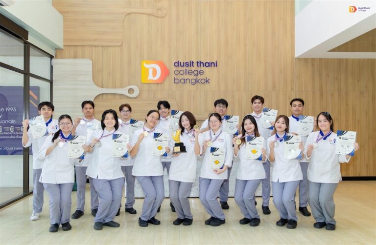 วิทยาลัยดุสิตธานีเฉิดฉายในงาน FHT2025 นักศึกษาคว้า 21 รางวัลการแข่งขันทำอาหาร