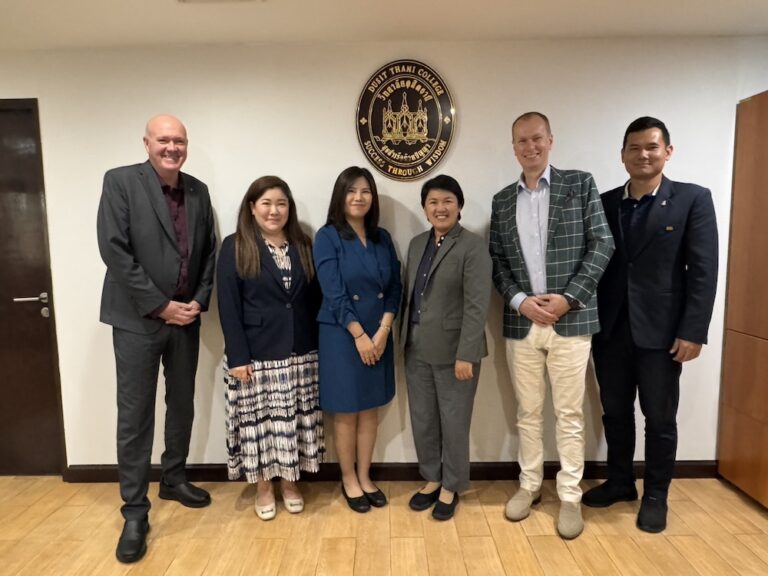 สองสถาบันชั้นนำจากออสเตรเลียและสหรัฐอาหรับเอมิเรตส์มาเยือนวิทยาลัยดุสิตธานี 