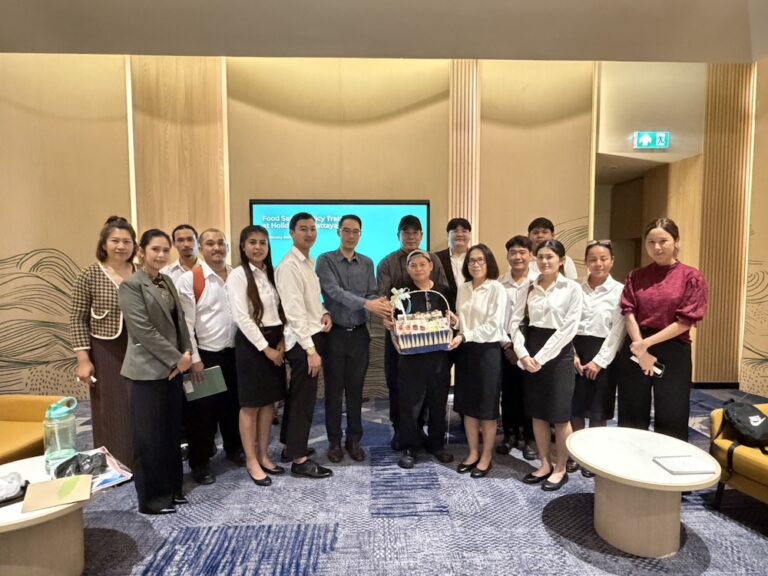 เปิดประสบการณ์นอกห้องเรียน! นักศึกษาหลักสูตร TOP ศึกษาดูงาน “Holiday Inn Pattaya” เรียนรู้มาตรฐานความปลอดภัยอาหารระดับสากล