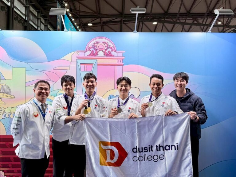 นักศึกษาวิทยาลัยดุสิตธานี บินไปสร้างชื่อถึงเซี่ยงไฮ้ ในงาน FHC 2025  