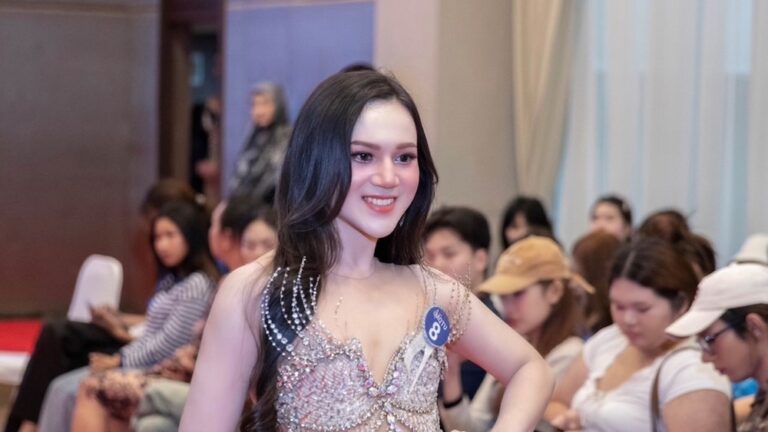 นักศึกษาวิทยาลัยดุสิตธานีคว้าสายสะพายรอง 2 Miss Queen Tourism University 2025 