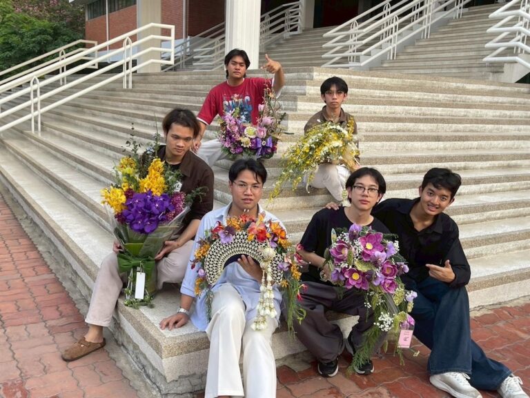 อาจารย์-นักศึกษาวิทยาลัยดุสิตธานีรับรางวัลการจัดดอกกล้วยไม้ในงานเกษตรแฟร์ 2569 